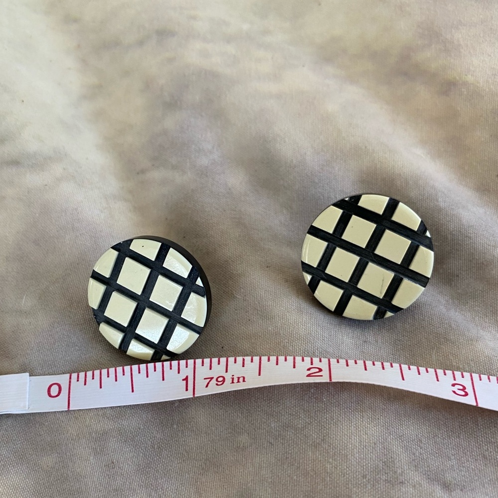 Adorable Retro Button Earrings